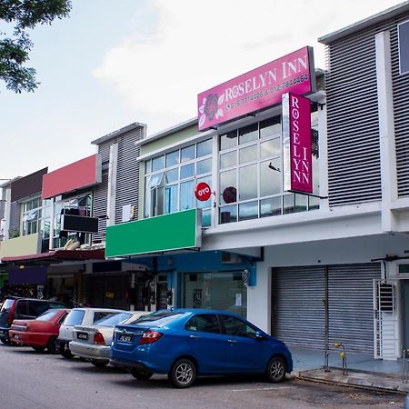 Oyo 90090 Roselyn Inn 2 Pasir Gudang Buitenkant foto
