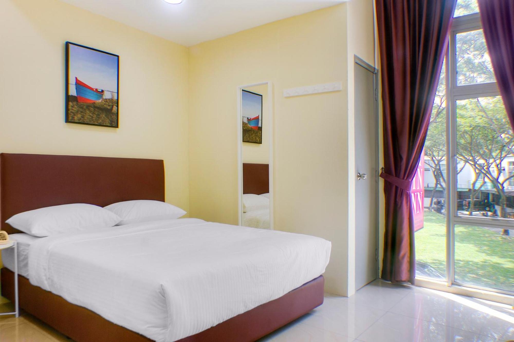 Oyo 90090 Roselyn Inn 2 Pasir Gudang Buitenkant foto