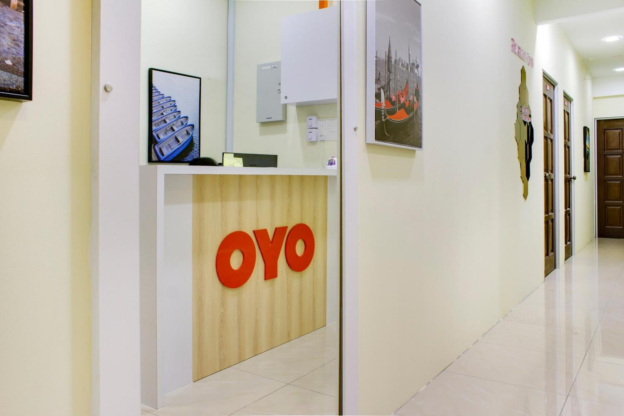 Oyo 90090 Roselyn Inn 2 Pasir Gudang Buitenkant foto