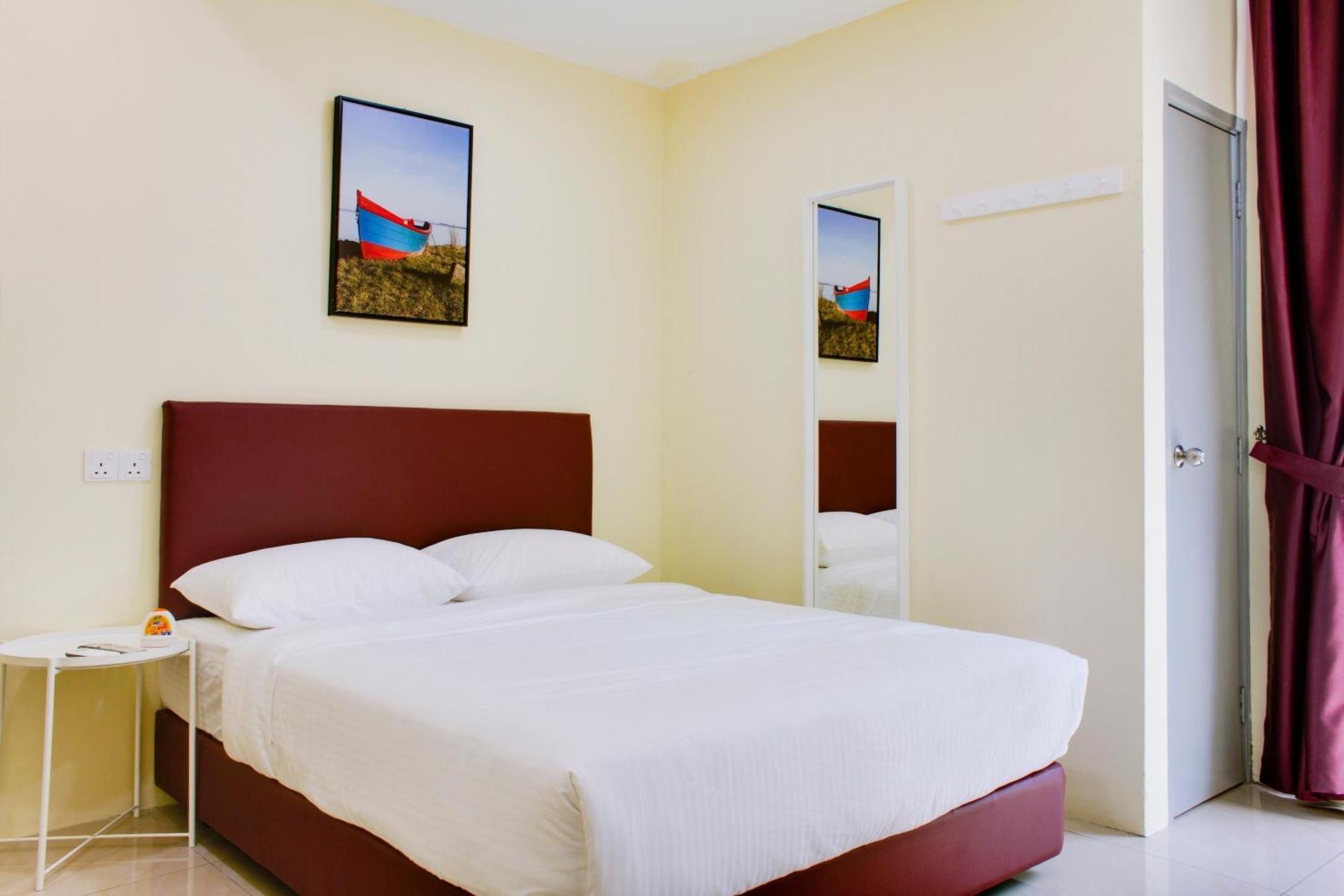 Oyo 90090 Roselyn Inn 2 Pasir Gudang Buitenkant foto