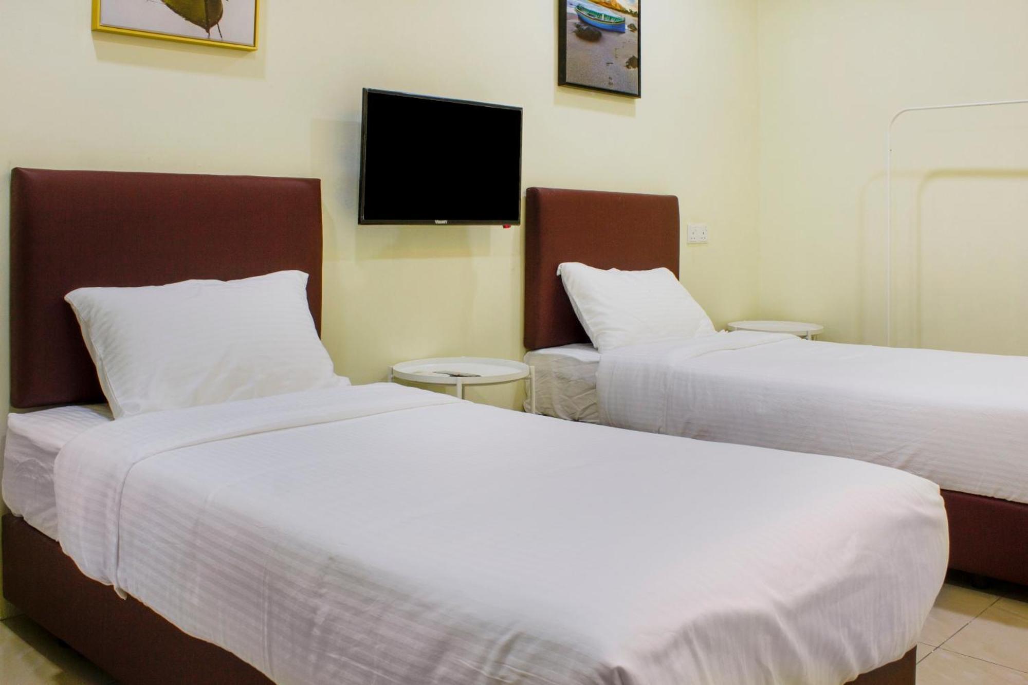 Oyo 90090 Roselyn Inn 2 Pasir Gudang Buitenkant foto